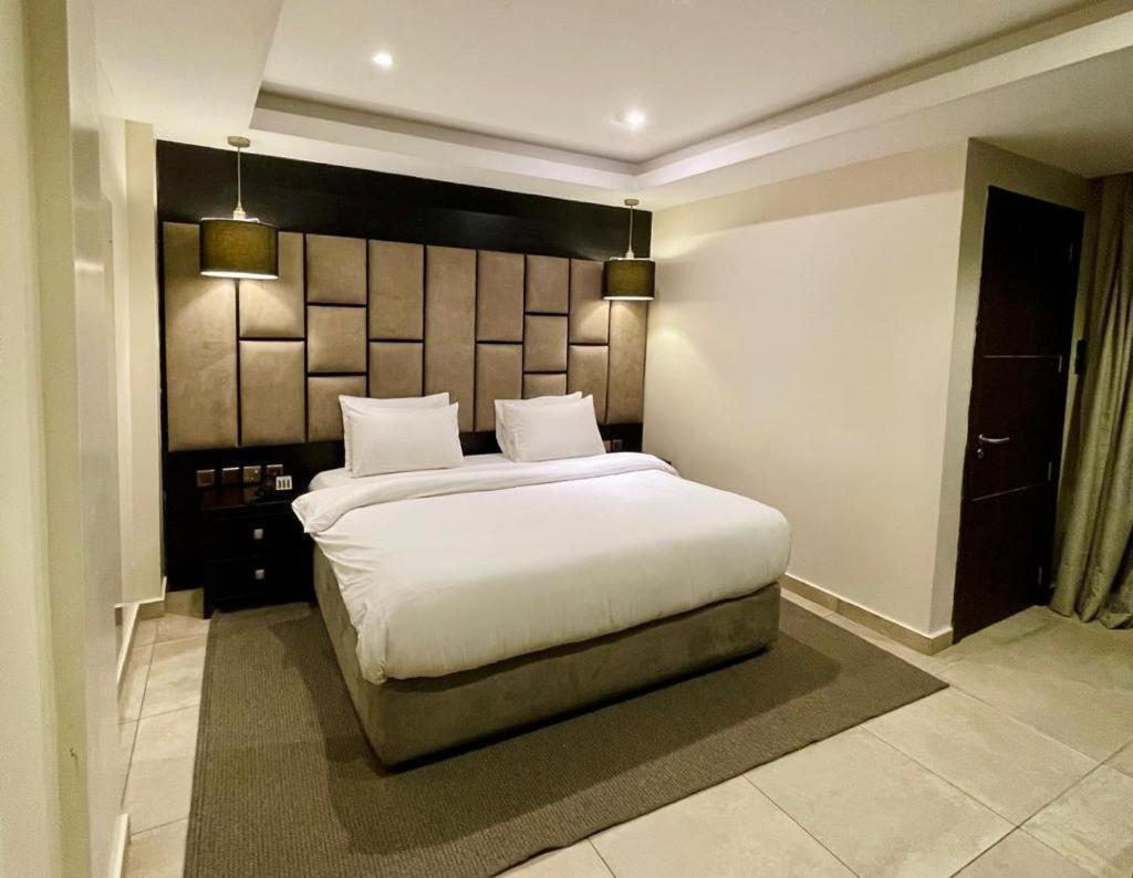 Joshesther Olive Hotel Икеджа Екстериор снимка